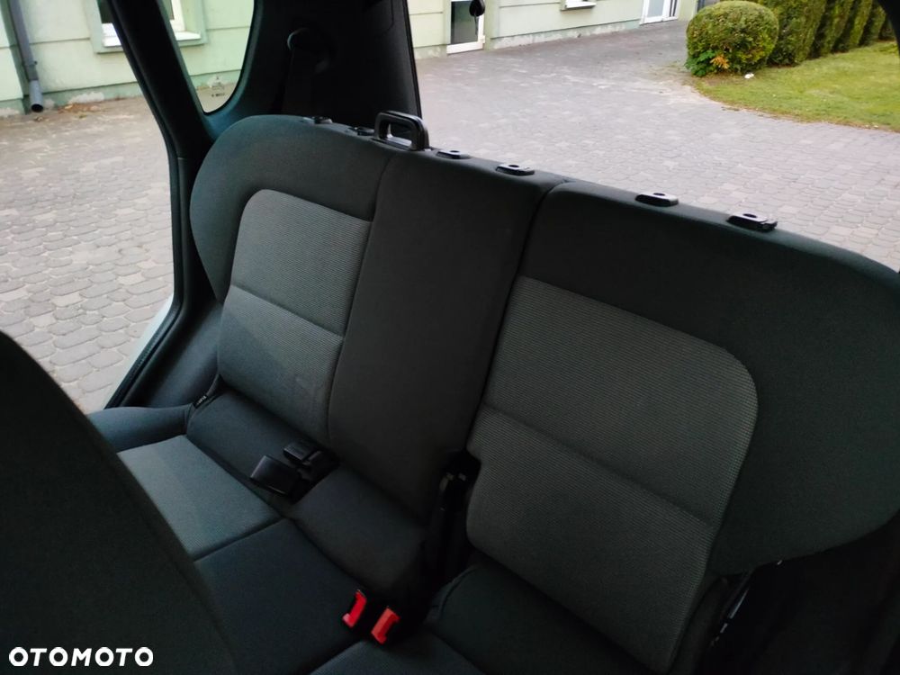 Mitsubishi Colt 1.1 - 11