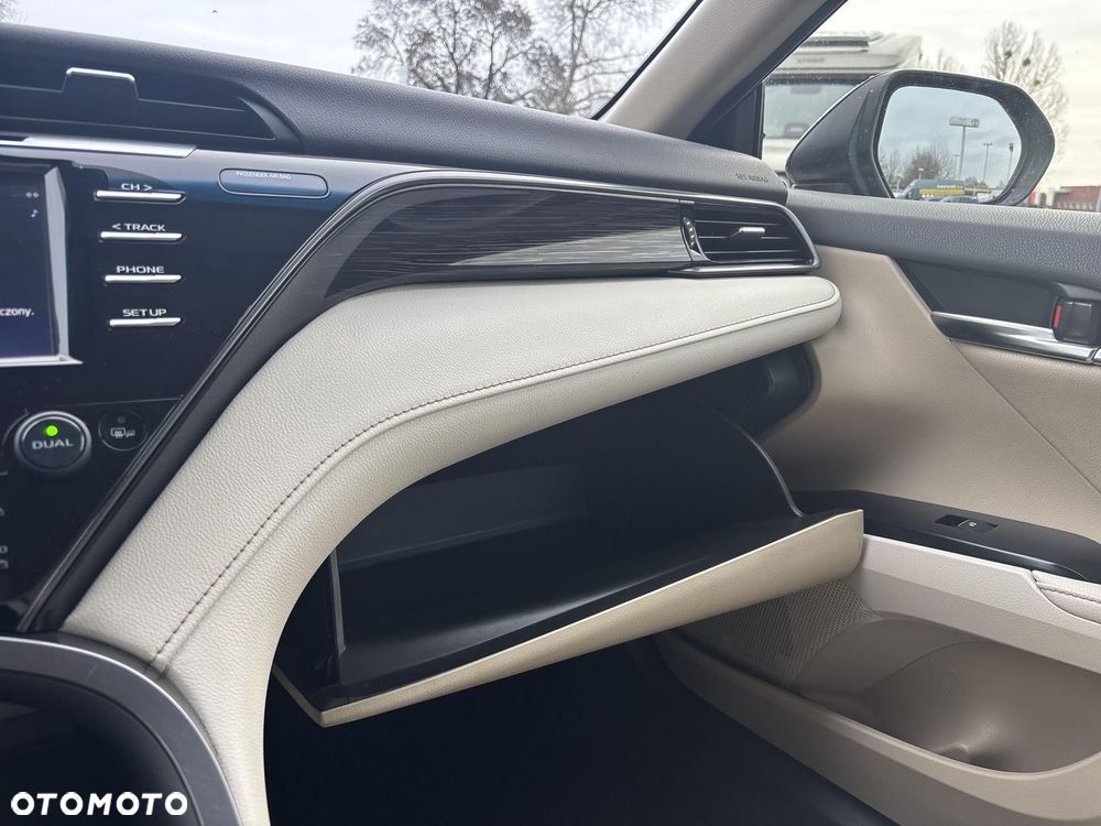 Toyota Camry 2.5 Hybrid Comfort CVT - 19