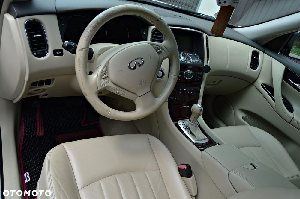 Infiniti QX50 - 9