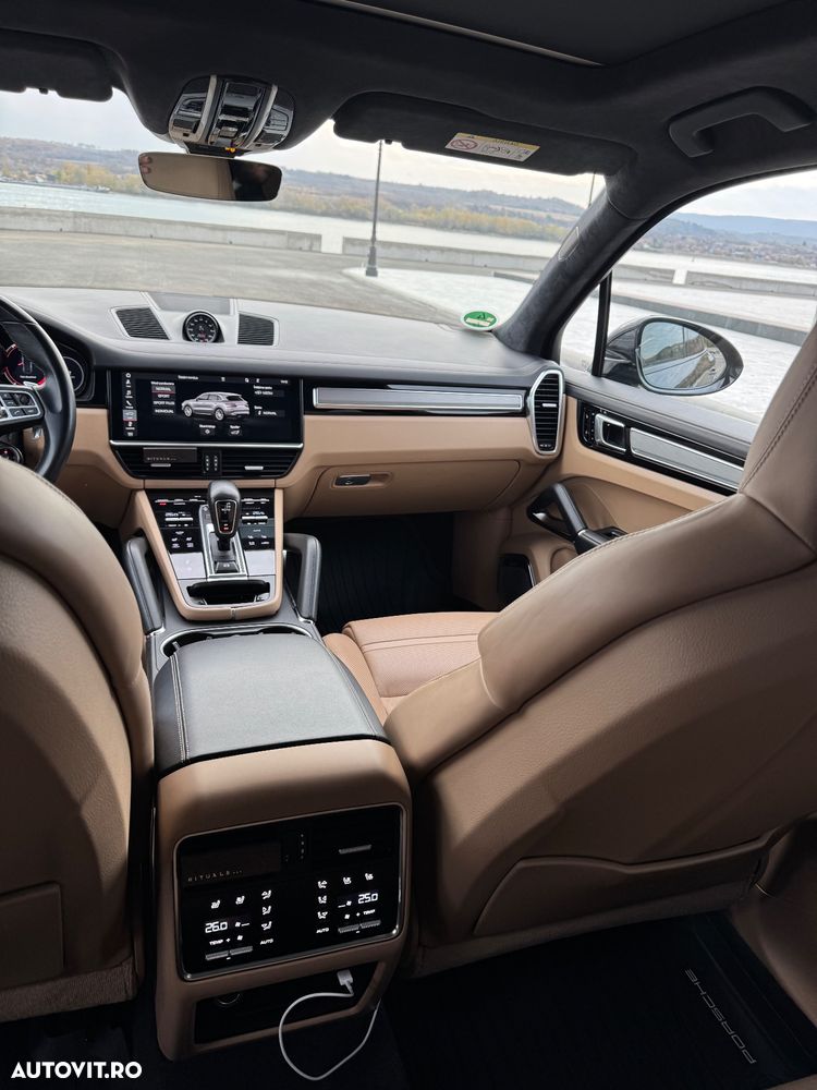 Porsche Cayenne Turbo Tiptronic S - 10