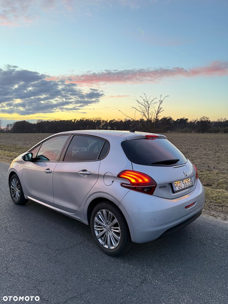 Peugeot 208 PureTech 82 Style - 10