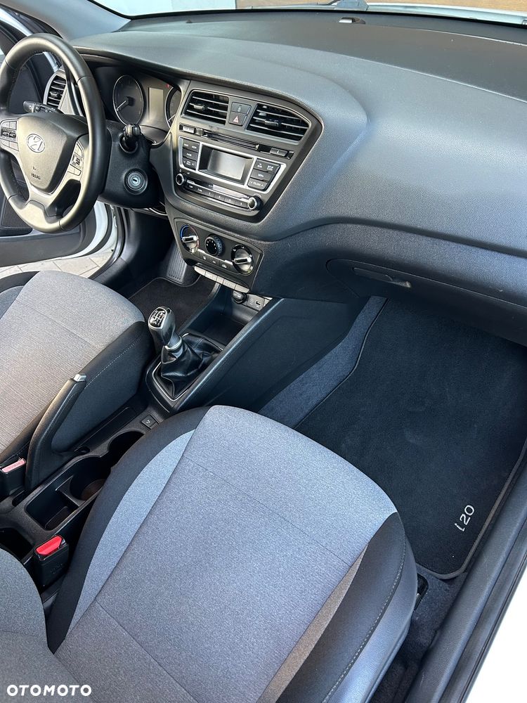 Hyundai i20 - 13