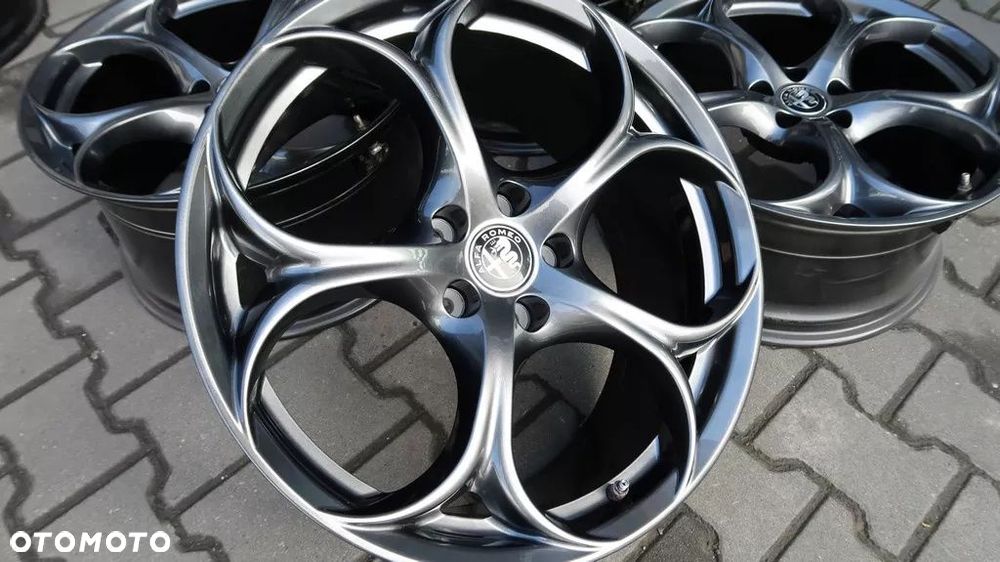 FELGI ALFA ROMEO GIULIA Q4 QUADRIFOGLIO 19'' - 9