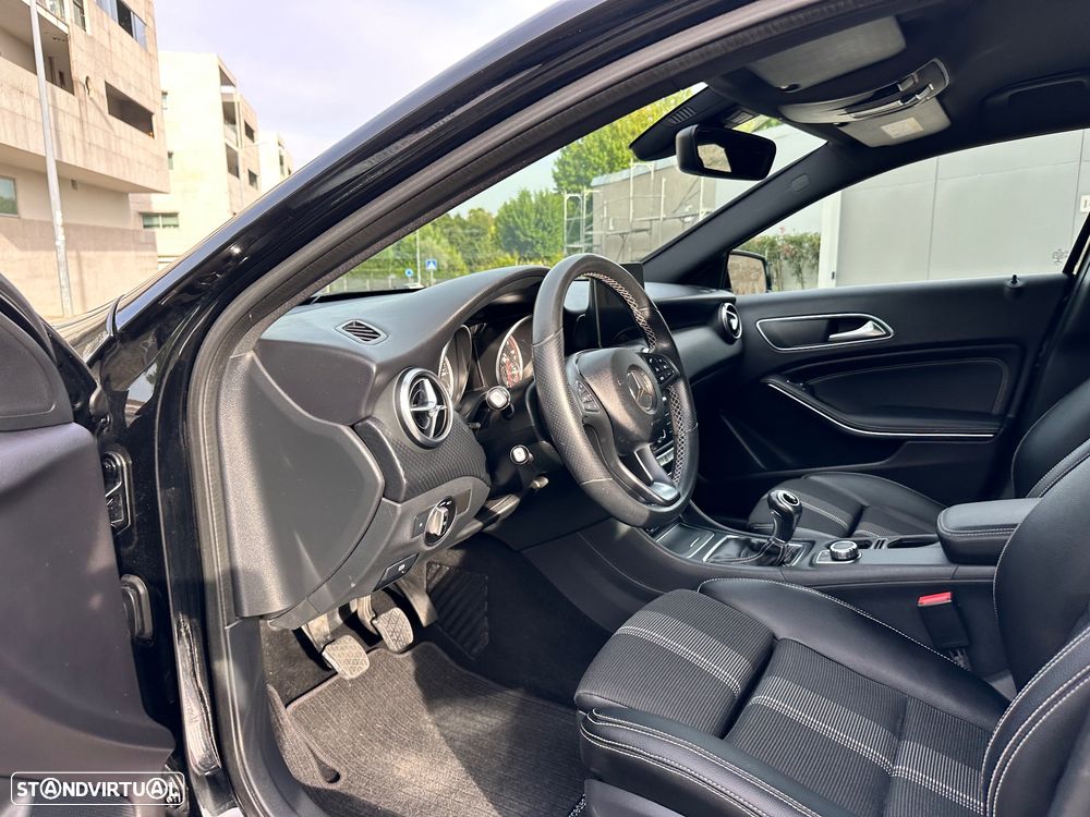 Mercedes-Benz A 180 d AMG Line - 25