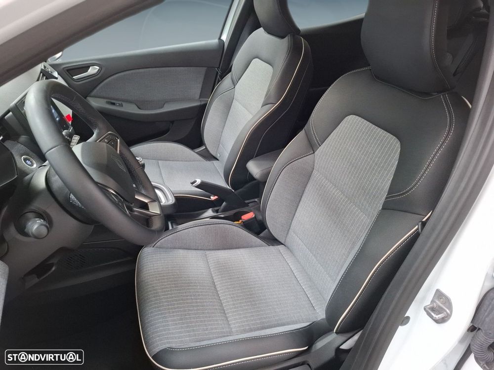 Renault Clio 1.0 TCe Techno Bi-Fuel - 11