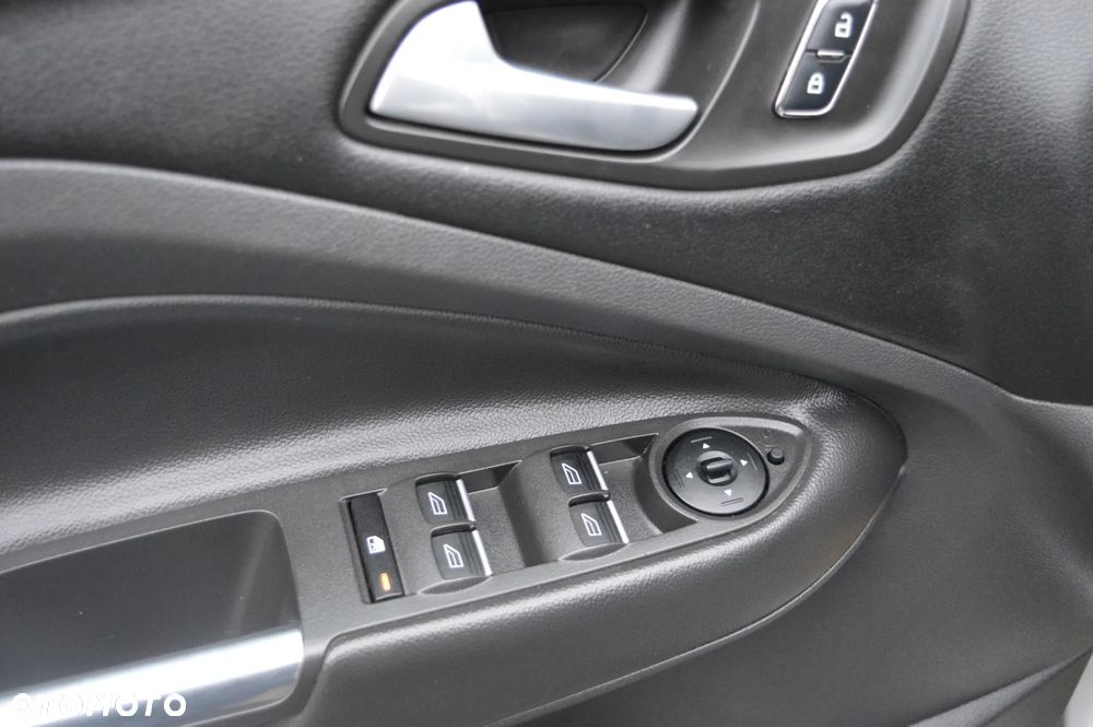 Ford Kuga 2.0 TDCi 4x4 Titanium - 25