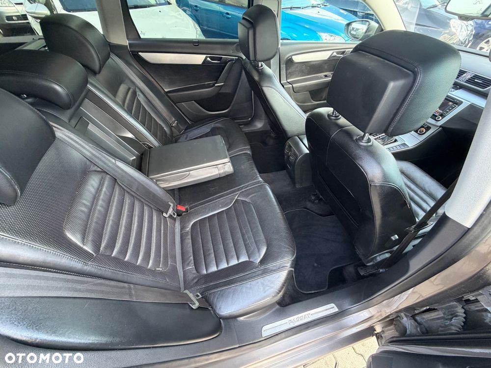 Volkswagen Passat - 16