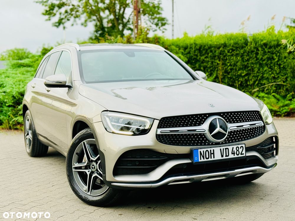 Mercedes-Benz GLC 200 4Matic 9G-TRONIC AMG Line Plus - 27