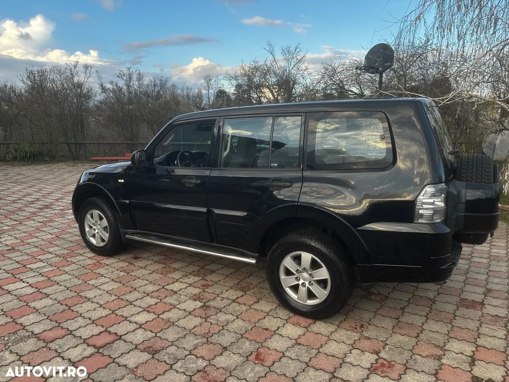 Mitsubishi Pajero LWB 3.2 DI-D Instyle M/T - 3