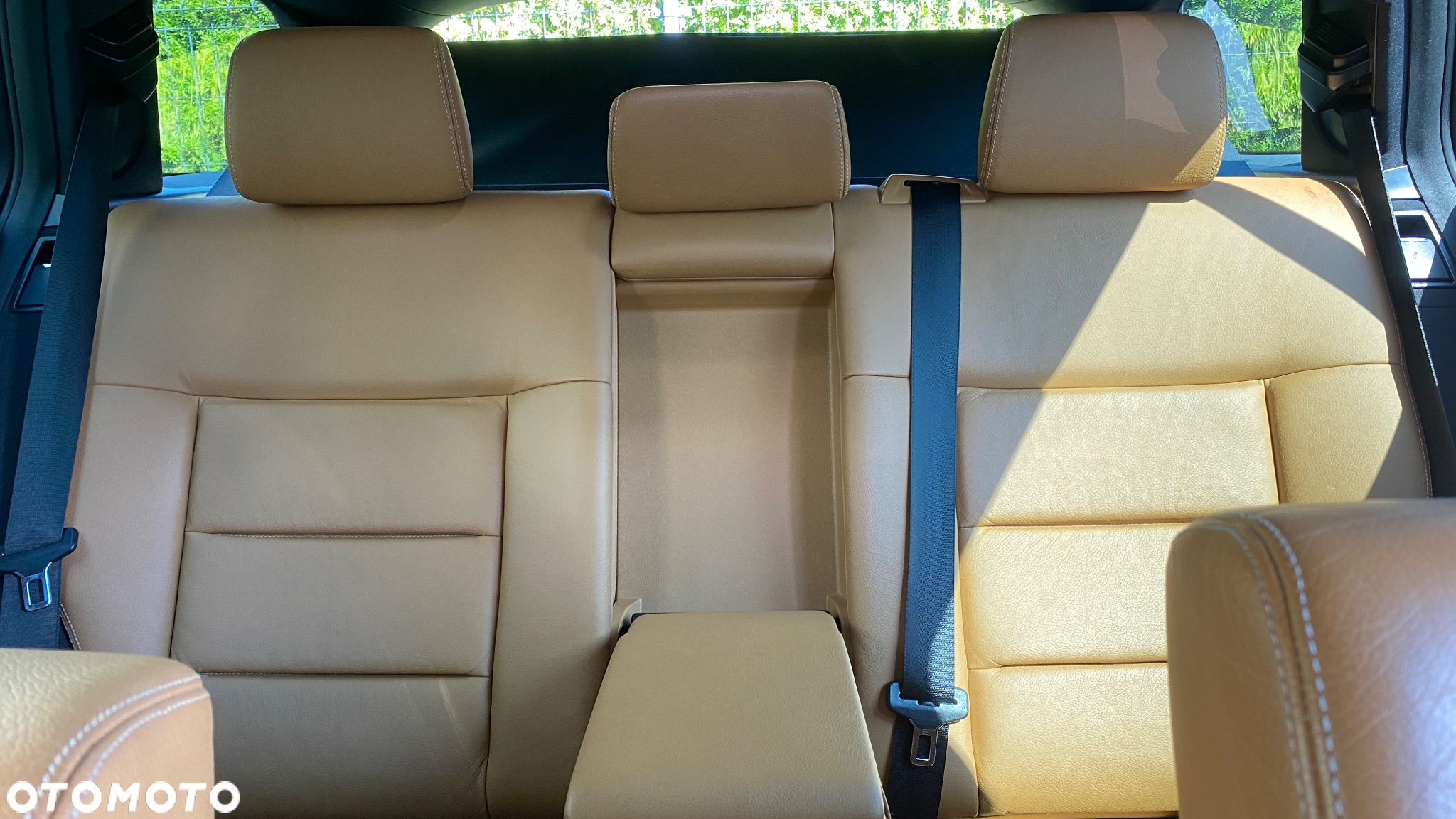 Mercedes-Benz Klasa E 300 CDI BlueEff Avantgarde - 19