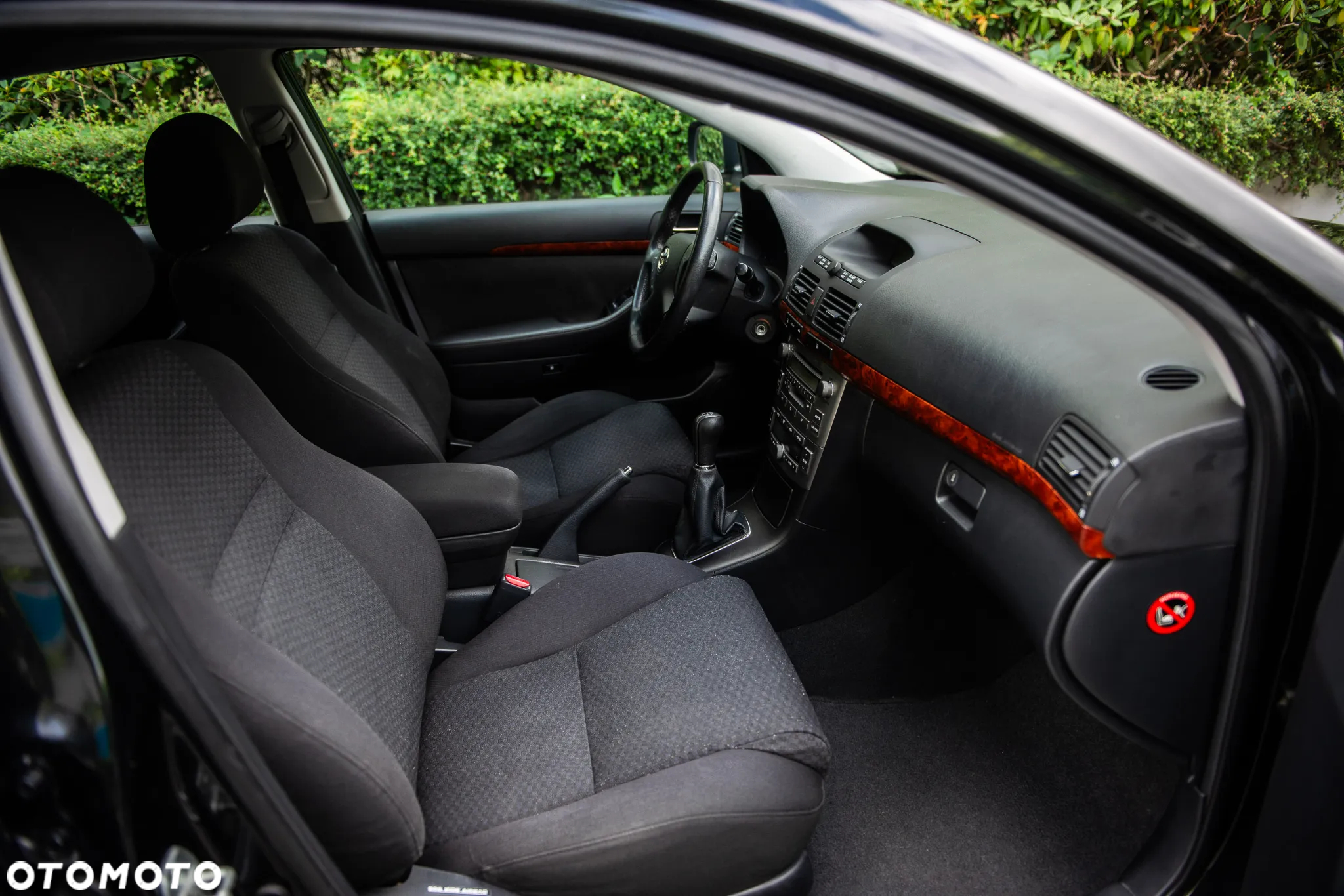 Toyota Avensis 1.8 Sol - 23
