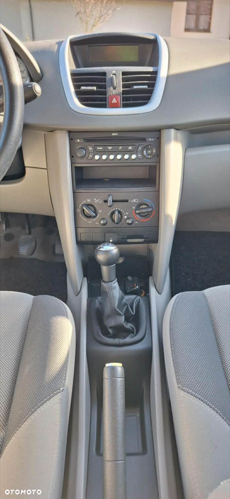 Peugeot 207 1.4 - 7