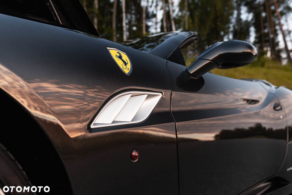 Ferrari California F1 DCT - 12