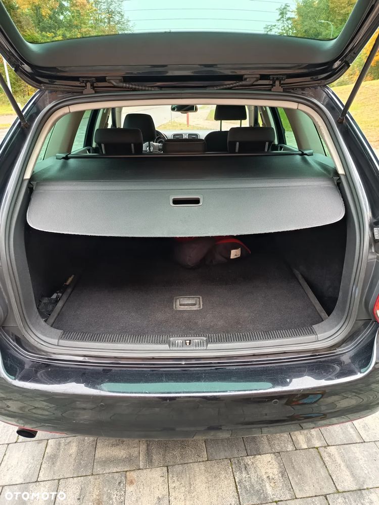 Volkswagen Golf ver-variant-1-6-tdi-dpf-bluemotion-technology-match - 13