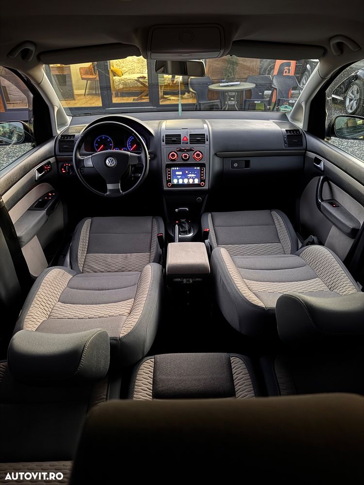 Volkswagen Touran 2.0 TDI DPF DSG Cross - 9