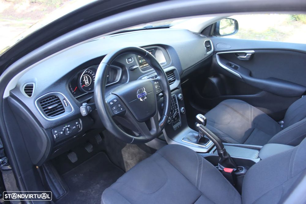 Volvo V40 2.0 D2 Momentum Eco - 10