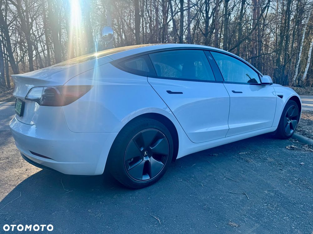 Tesla Model 3 - 16
