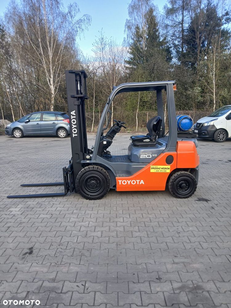 Toyota - 2