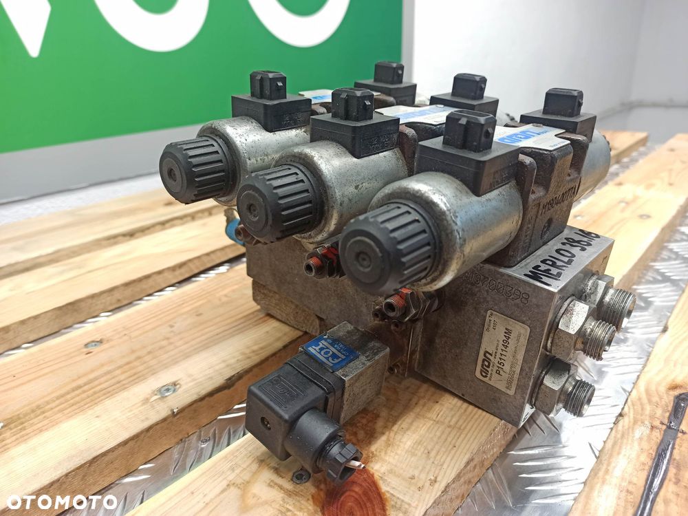 Rozdzielacz hydrauliczny Merlo 38.16 (P15111494M) - 3