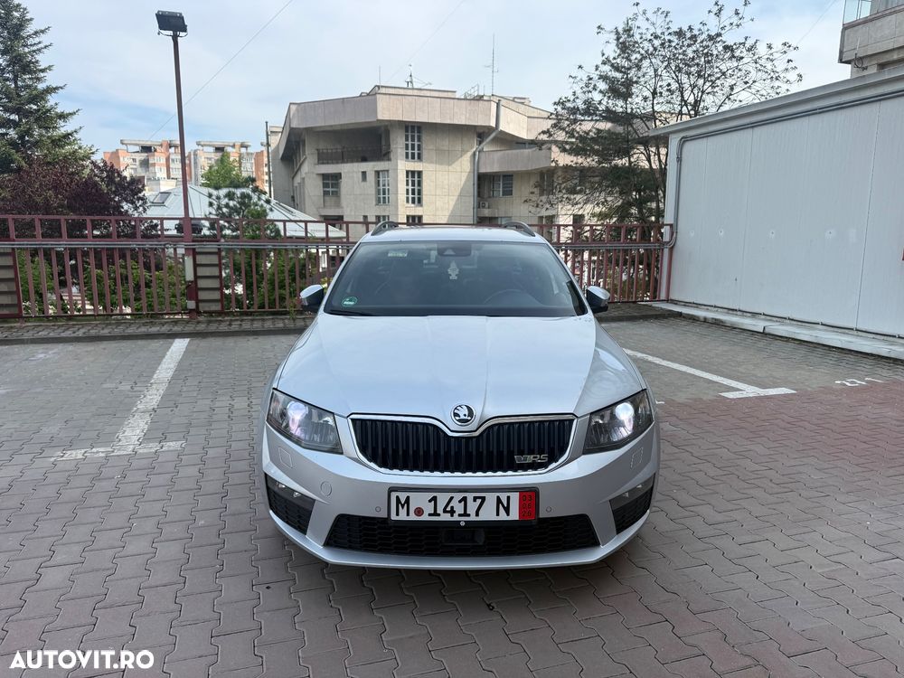 Skoda Octavia 2.0 TDI DSG RS - 3