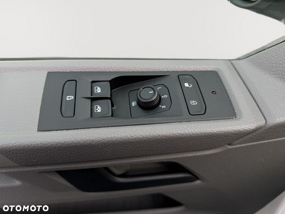 Volkswagen Caravelle - 12