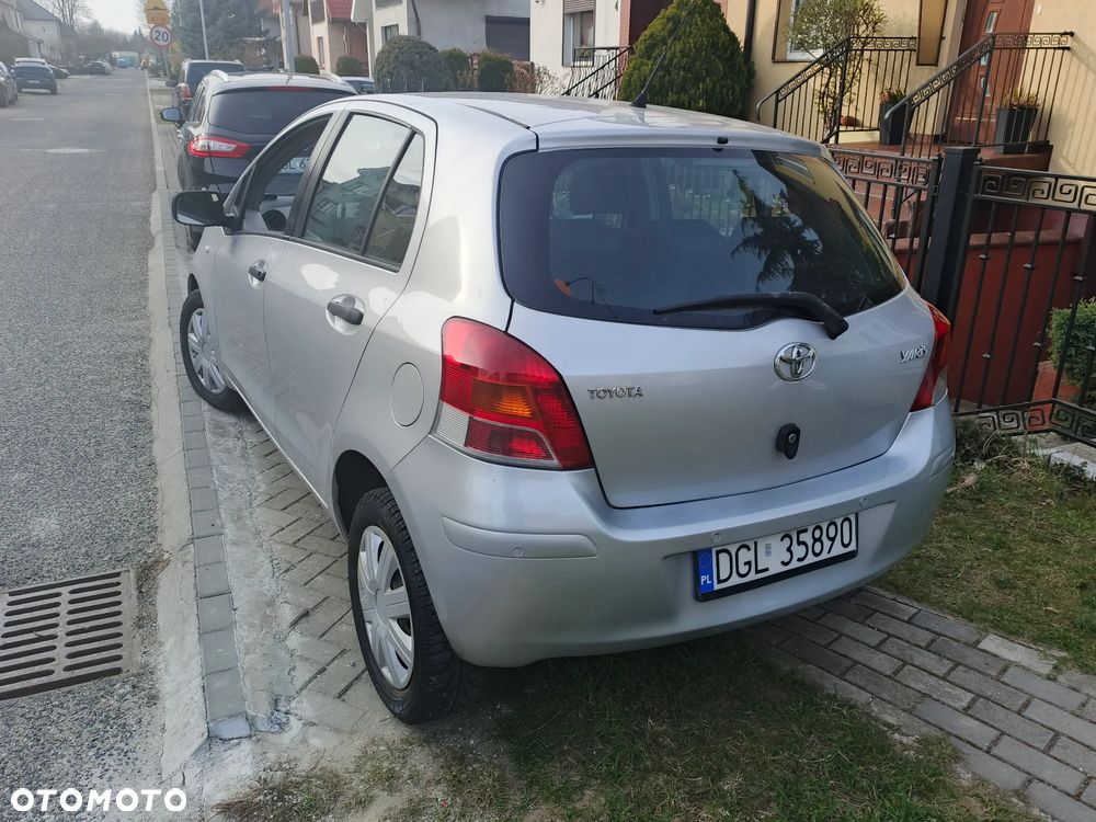 Toyota Yaris - 4