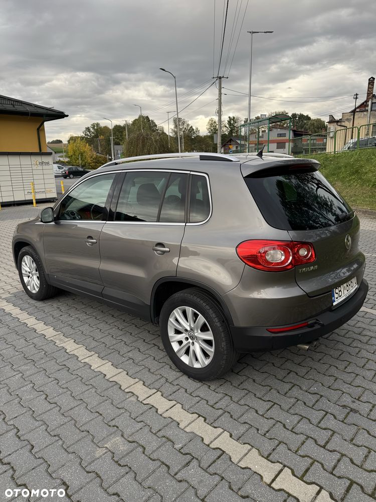 Volkswagen Tiguan - 4
