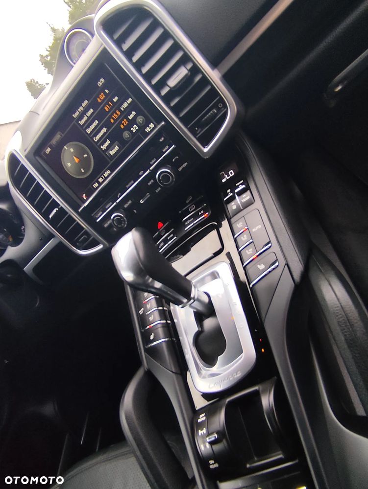 Porsche Cayenne Platinum Edition - 27