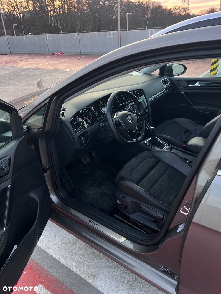 Volkswagen Golf 1.6 TDI Highline DSG - 17