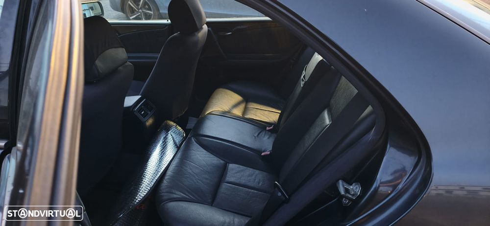 Mercedes-Benz E 230 - 5