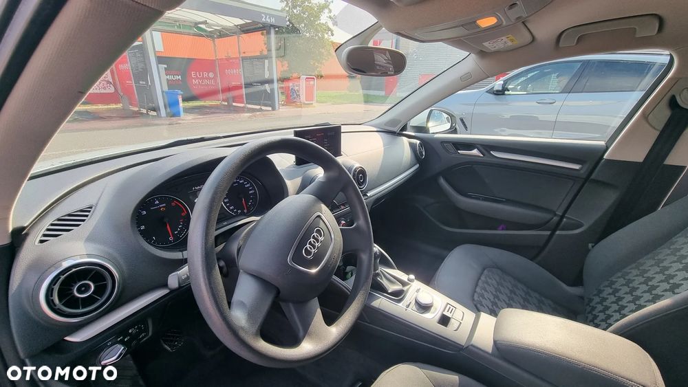 Audi A3 Sportback 1.6 TDI ultra Attraction - 17