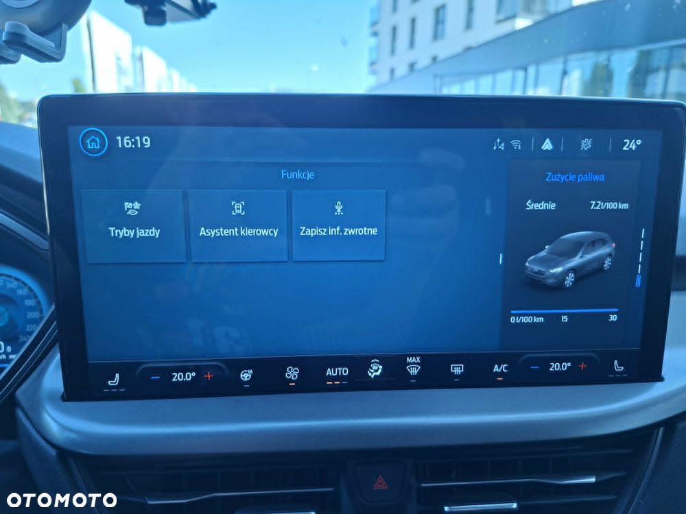 Ford Kuga - 36