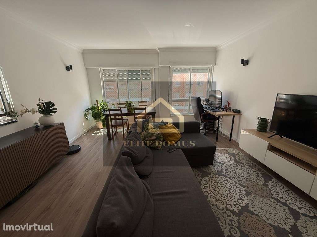 T2 com Suíte, Lareira e Elevador, Fitares. - Grande imagem: 5/29