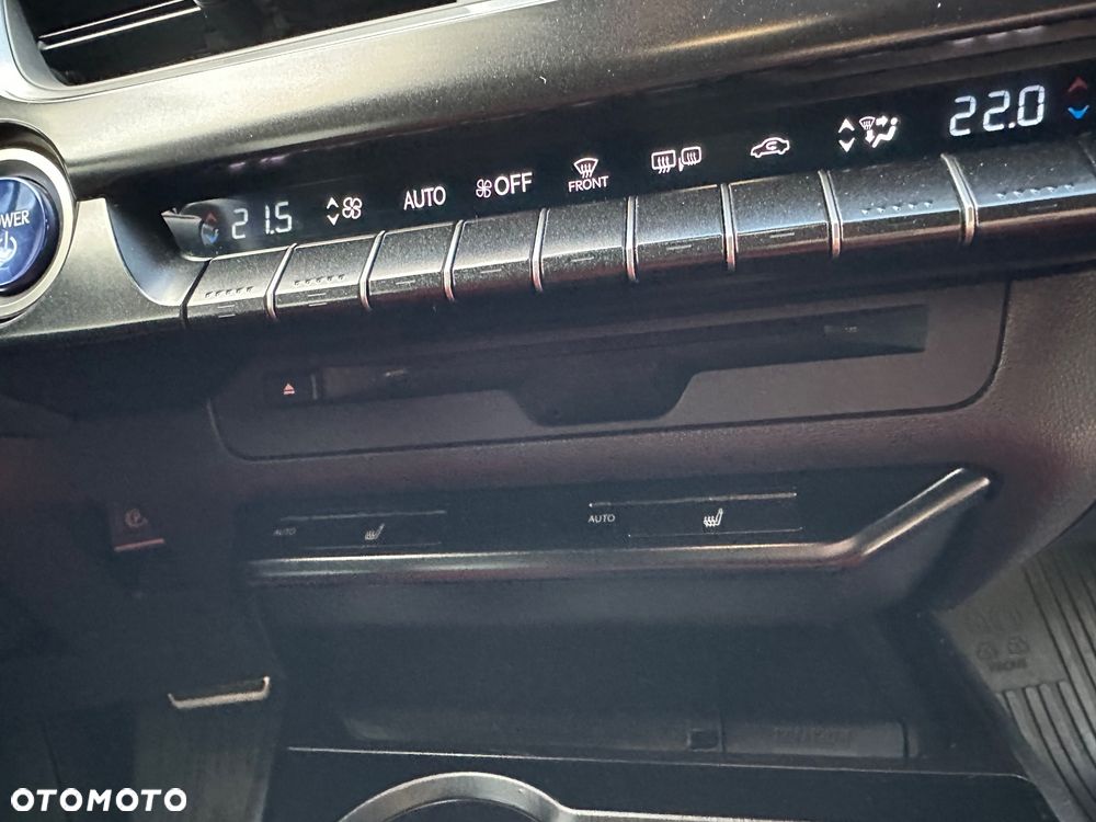 Lexus UX 250h Executive Line - 23