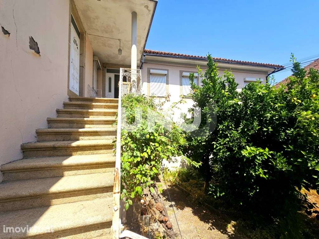 Moradia Isolada T4 - Áreas Amplas - Grande imagem: 2/35