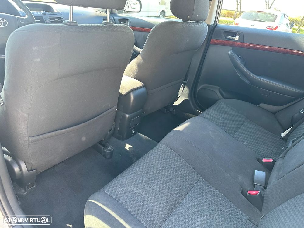 Toyota Avensis S/D 1.6 Sol EC - 11