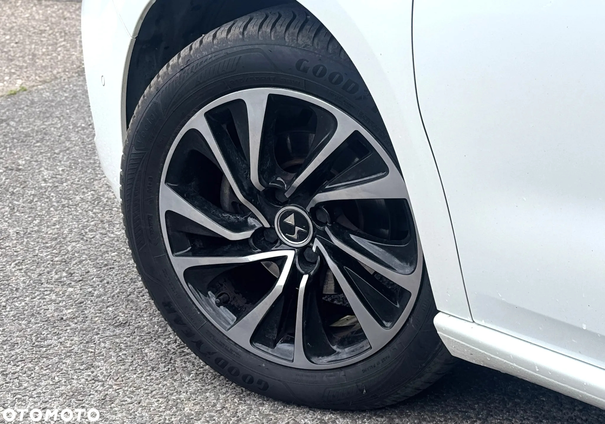 Citroën DS4 Crossback PureTech 130 S&S - 4