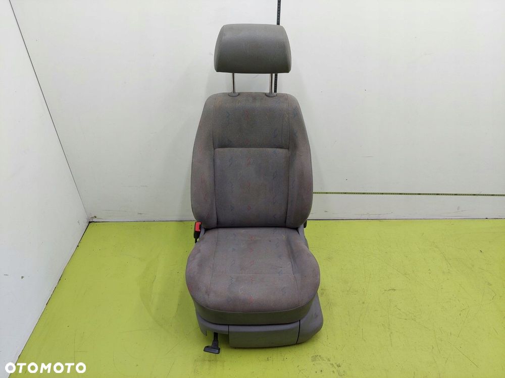 Fotel Przedni lewy VW Caddy III 2004-2010 6Q4881105CF ORYGINAŁ - 1
