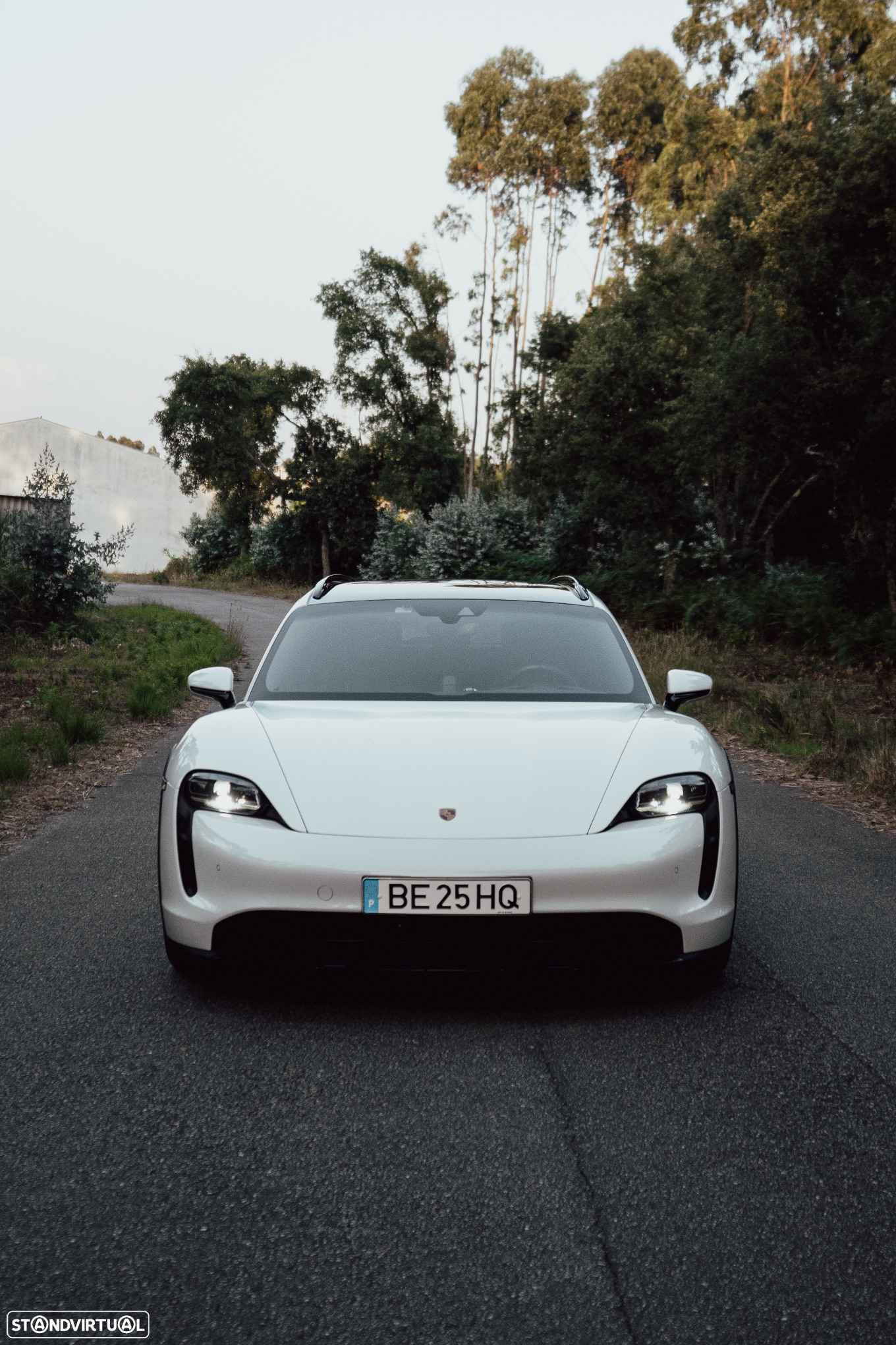 Porsche Taycan Cross Turismo 4 - 5