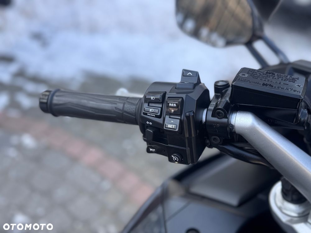 Yamaha FJR - 23