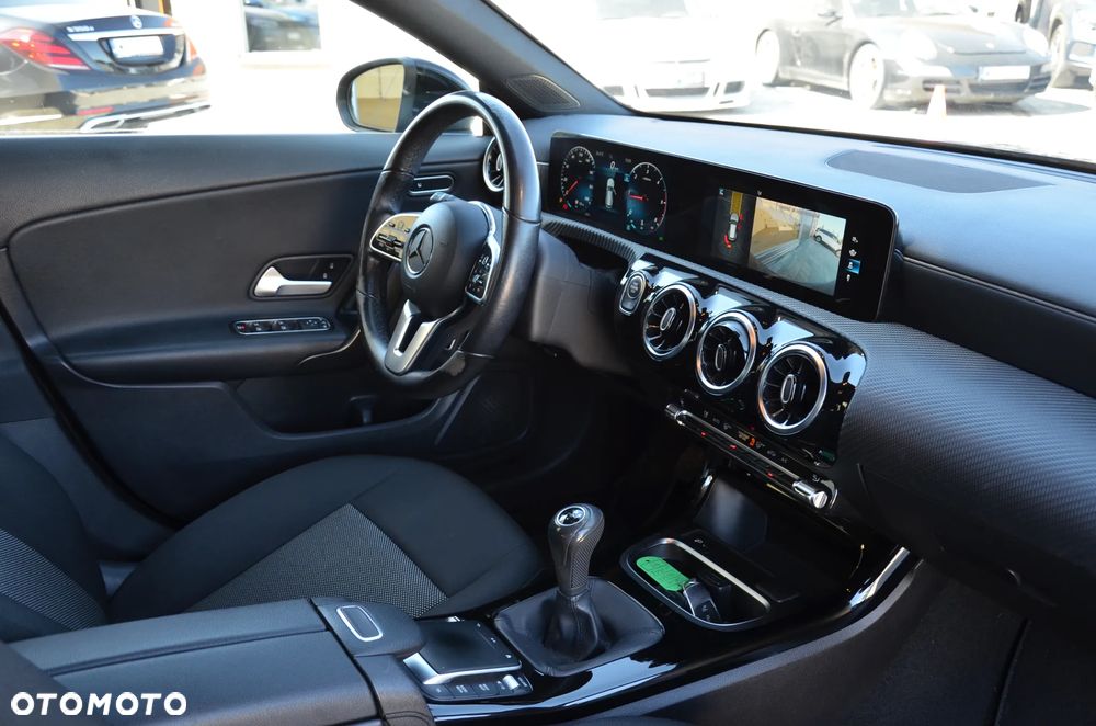 Mercedes-Benz CLA 180 d - 19