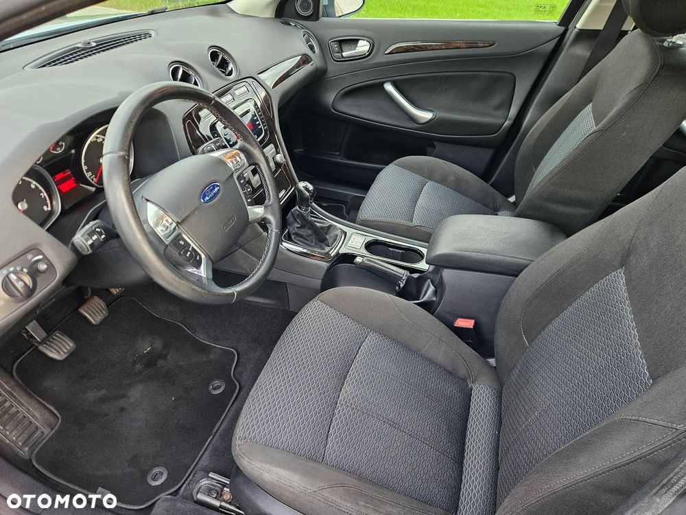 Ford Mondeo 2.0 Ghia Executive - 9