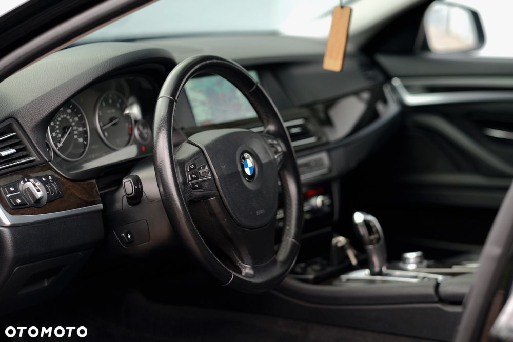BMW Seria 5 528i - 21