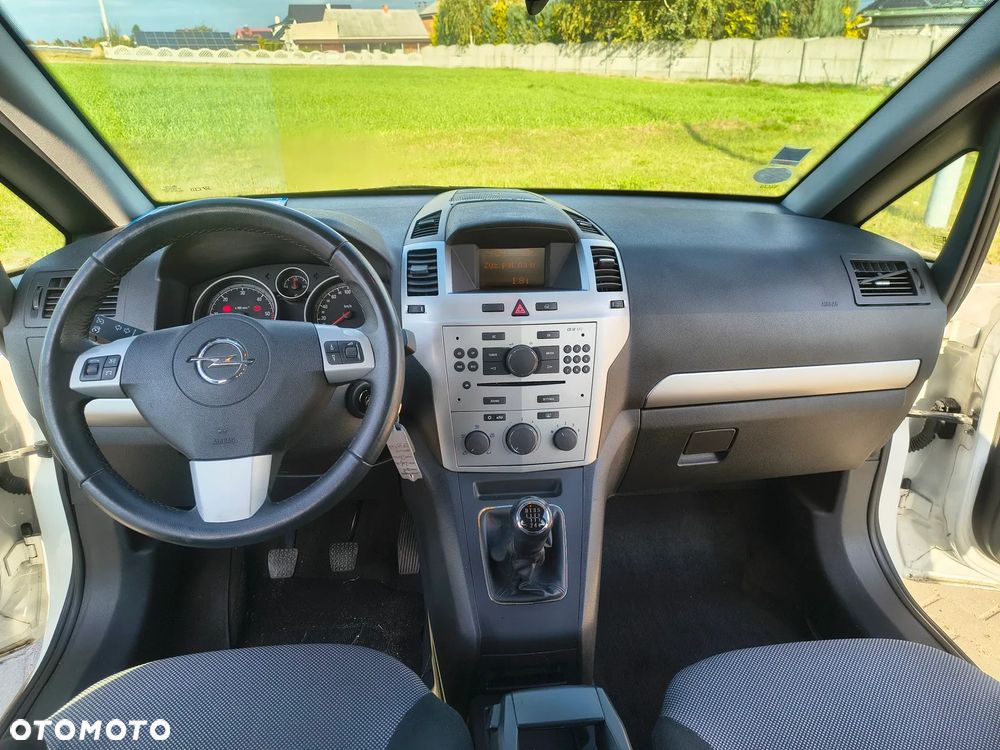 Opel Zafira - 15