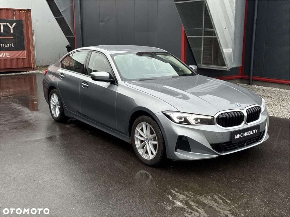 BMW Seria 3 320d xDrive MHEV - 10