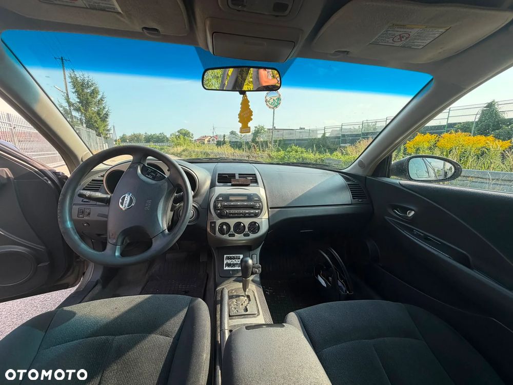 Nissan Altima - 5