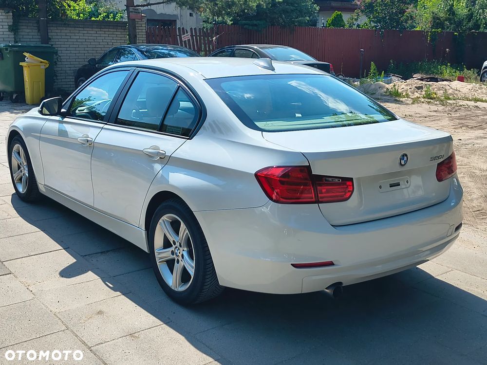BMW Seria 3 320i Sport-Aut Luxury Line - 10