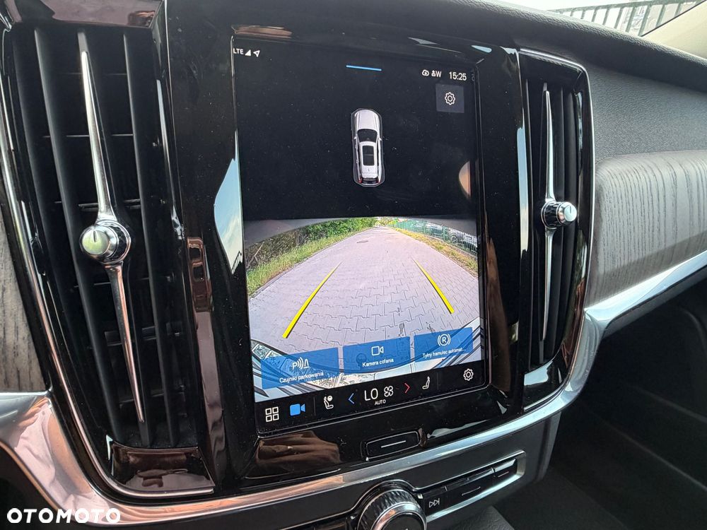 Volvo V90 Cross Country D5 AWD Pro - 28