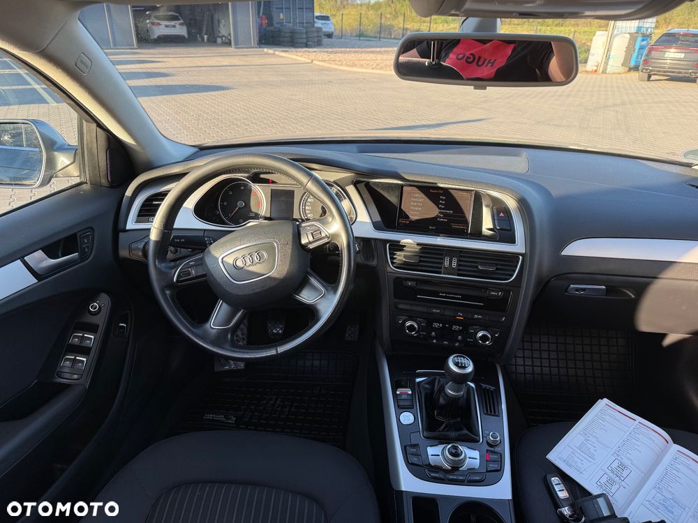 Audi A4 Avant 2.0 TDI DPF clean diesel S line Sportpaket - 22