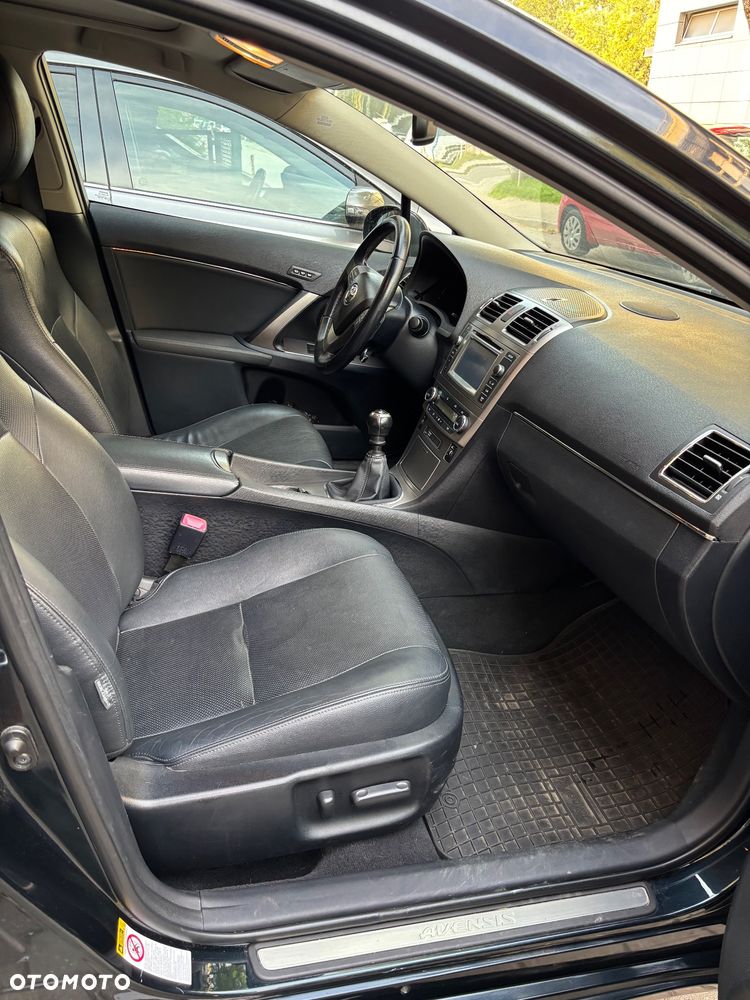 Toyota Avensis 1.8 Sol EU5 - 13